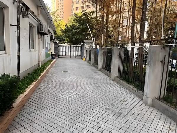 明星梦可以有，但不能是因为不想上学